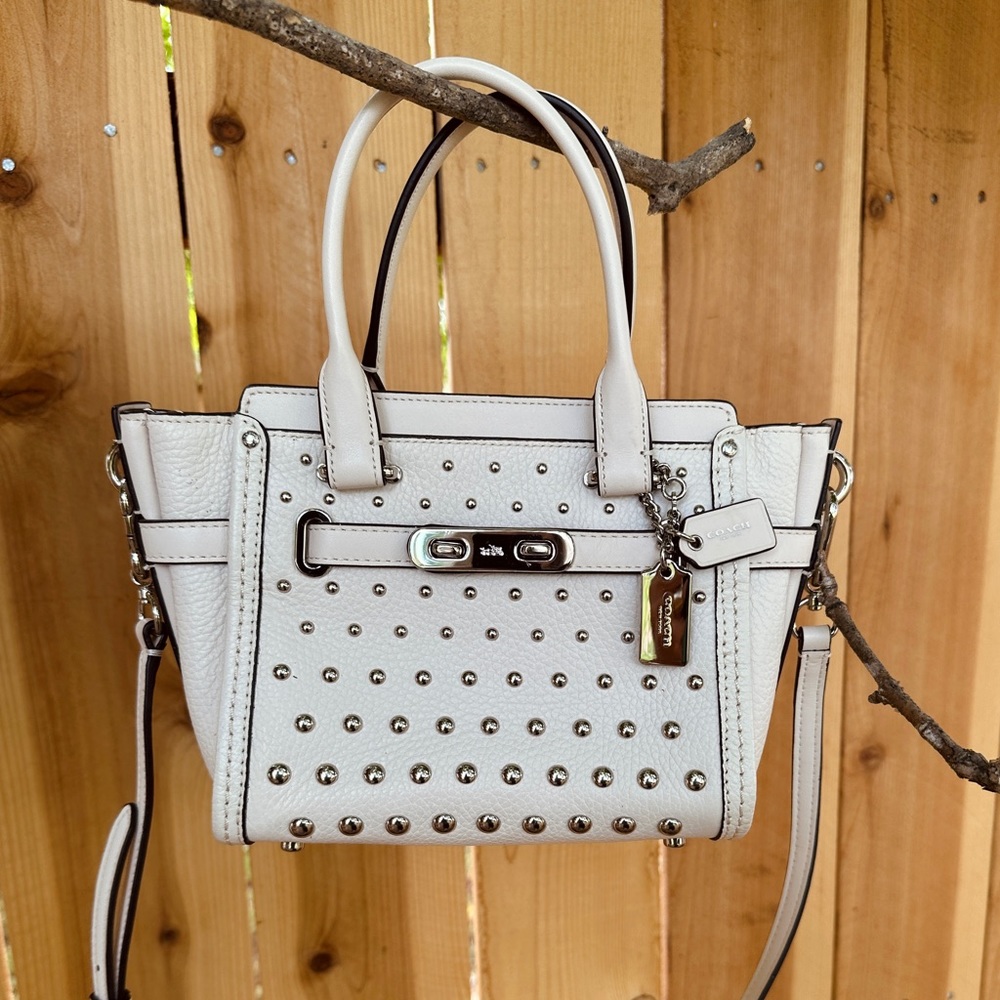 Coach Swagger 21 in Pebble Leather with Ombré Rivets Bag